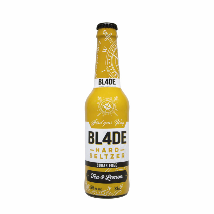 Bebida tipo hard seltzer en botellín de 33cl marca blade "Bl4de", con sabor especial a té y limón.